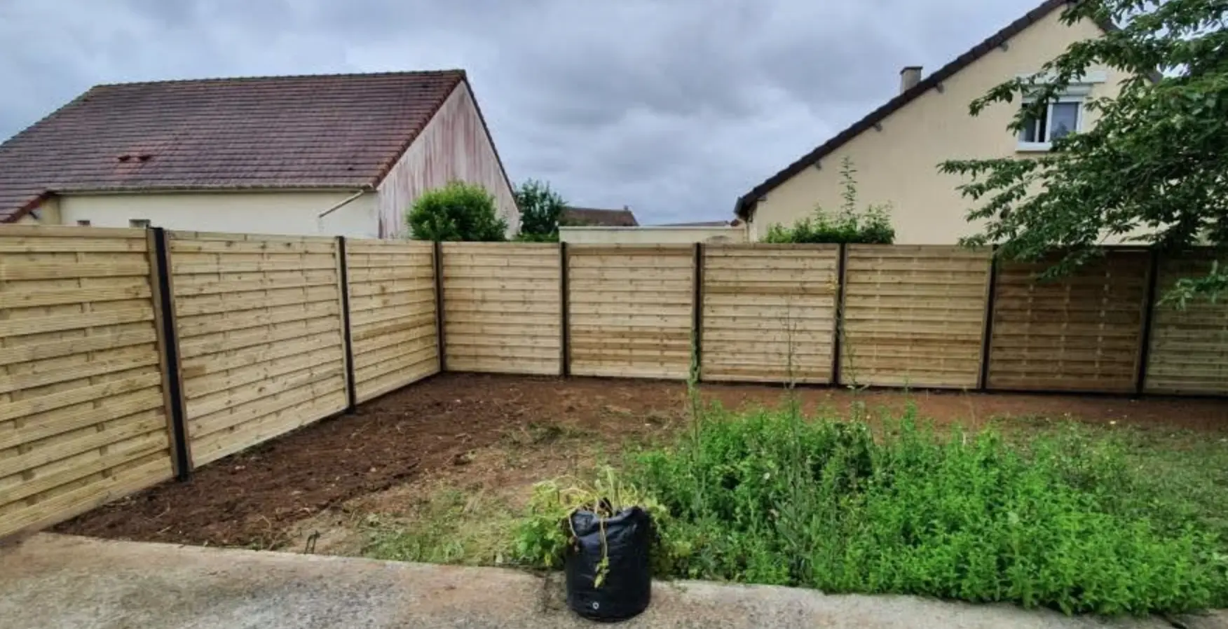 Entreprise pose clôture bois au Mans et dans les Pays de la Loire