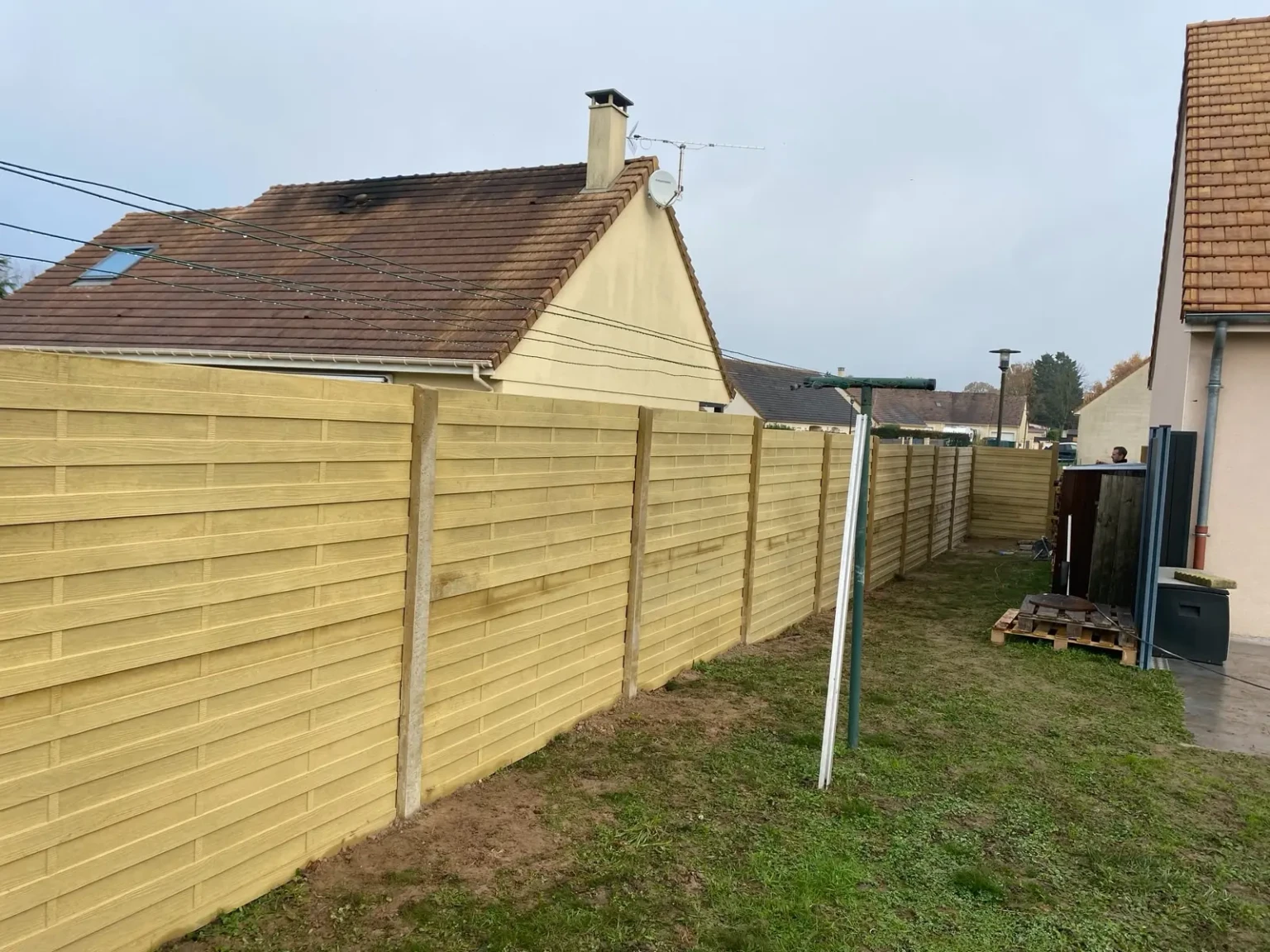 Entreprise pose clôture bois au Mans et dans les Pays de la Loire